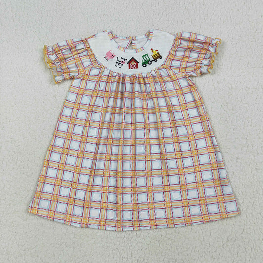 7.15 RTS NO MOQ Summer Baby Girls Dresses GSD2276 Fall Plaid Cows Farm Smocked Knee Length Dresses