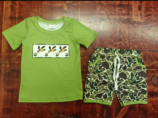 5.5 Preorder moq 5 Baby Boys Green Short Sleeves Ducks Top Camo Pockets Short With Belt Set
