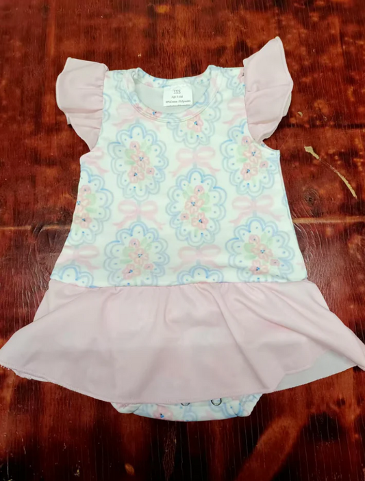5.12 Preorder moq 5 Baby Girls Peach Flutter Sleeves Flowers Plaid Skirts Ruffle Rompers