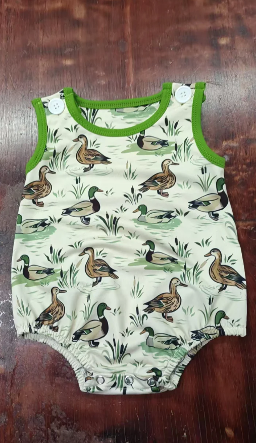 5.12 Preorder moq 5 Baby Boys Green Sleeveless Ducks Plaid Rompers