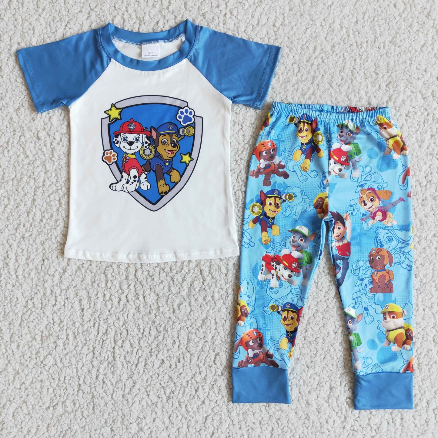 boy fahion raglan shirt and pants outfit with short sleeve