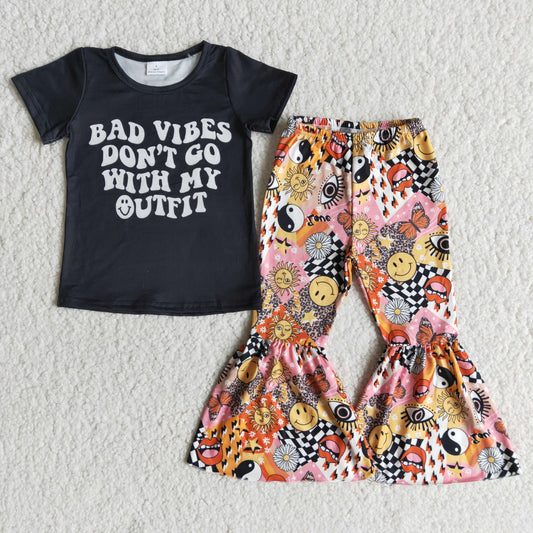kid short sleeve outfit with letter design